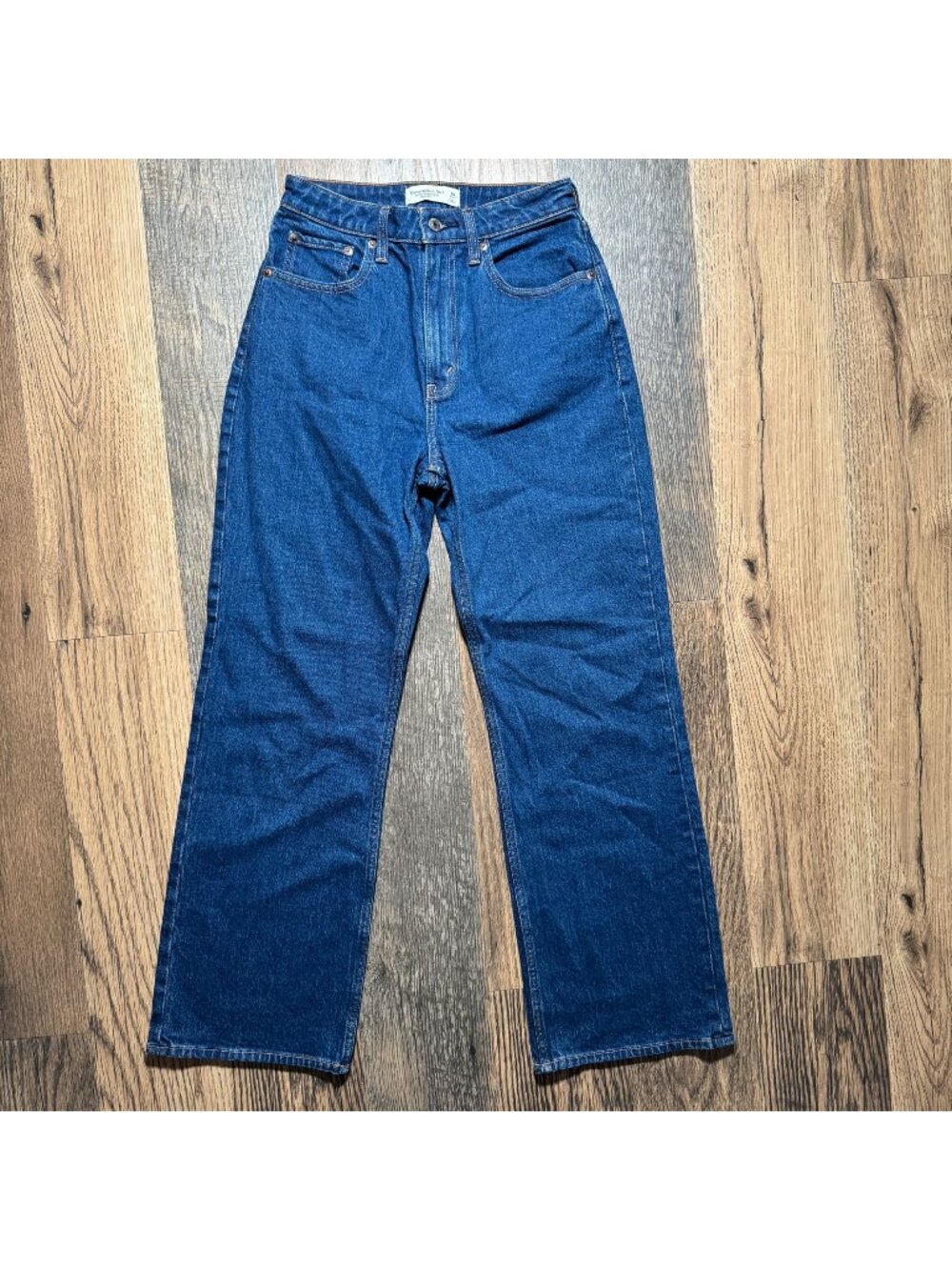 Abercrombie & Fitch The '90s Relaxed Jean High Rise Women's Size 25 Short in EUC